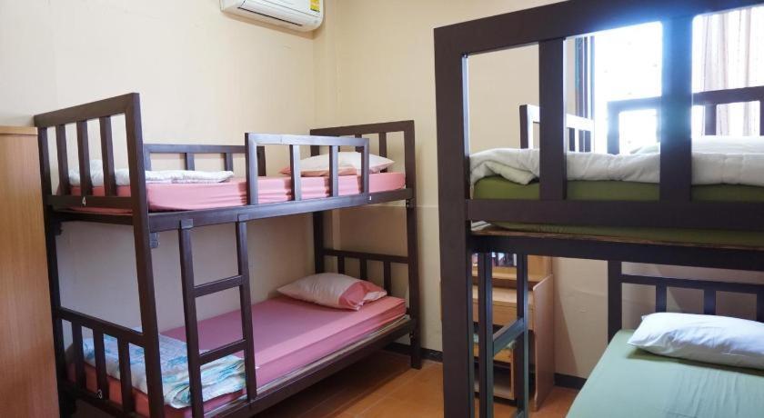 Oyo 730 Meedee Hostel Бангкок Екстер'єр фото