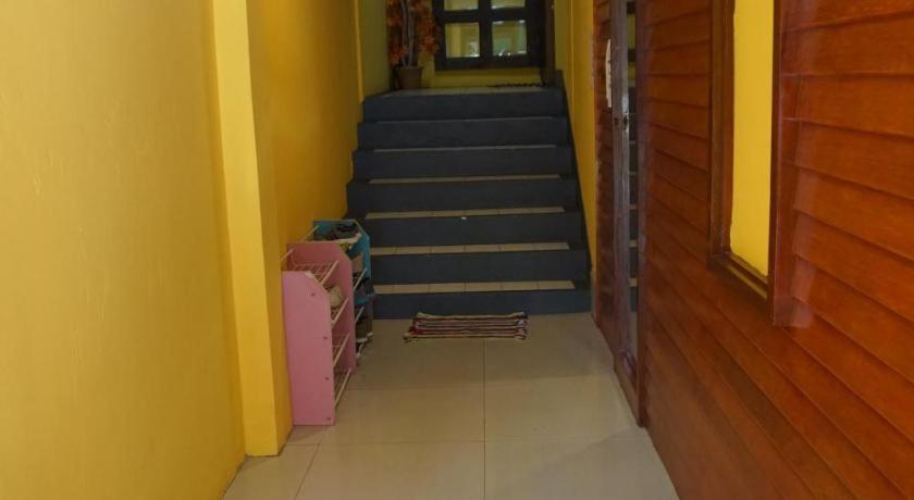 Oyo 730 Meedee Hostel Бангкок Екстер'єр фото